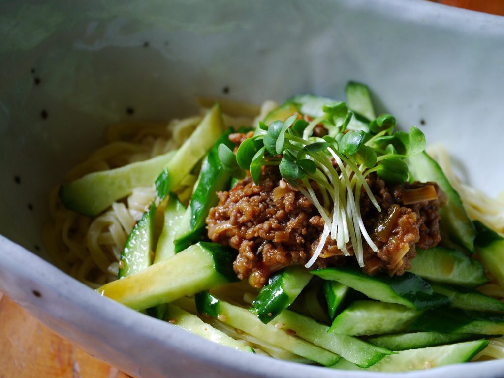 お母さんの味 ジャージャー麺