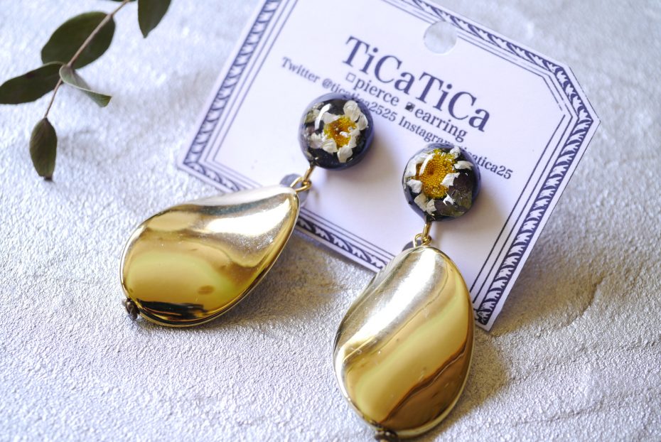レジン×お花*。ピアス＆イヤリング [ TicaTica ]