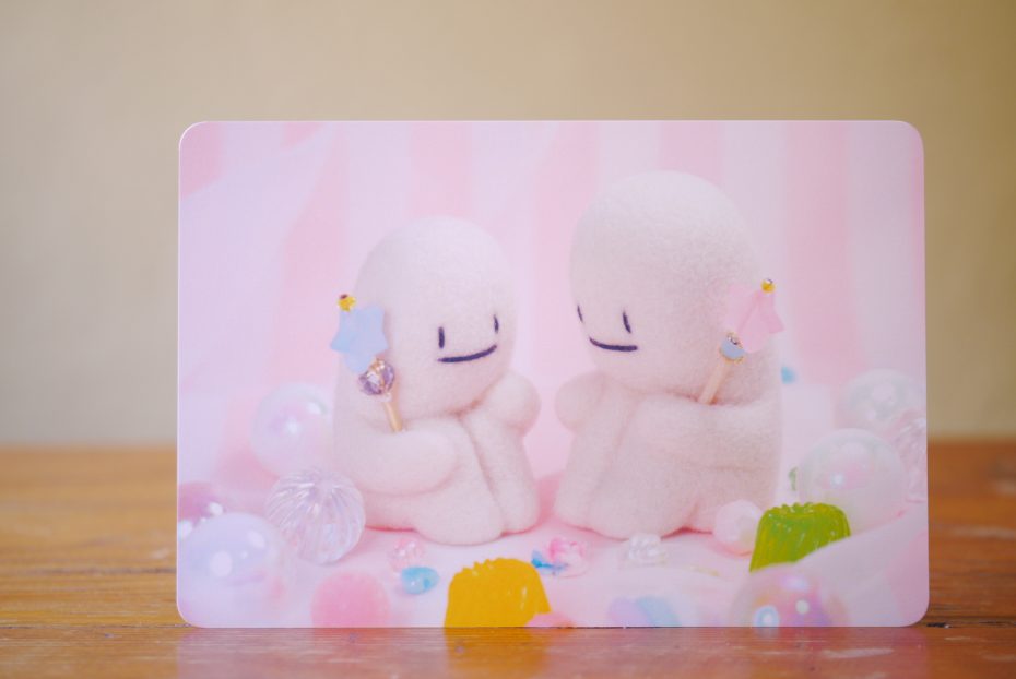 ふんわり癒やし*。ポストカード＆缶バッジ [ 無口なロココ ]