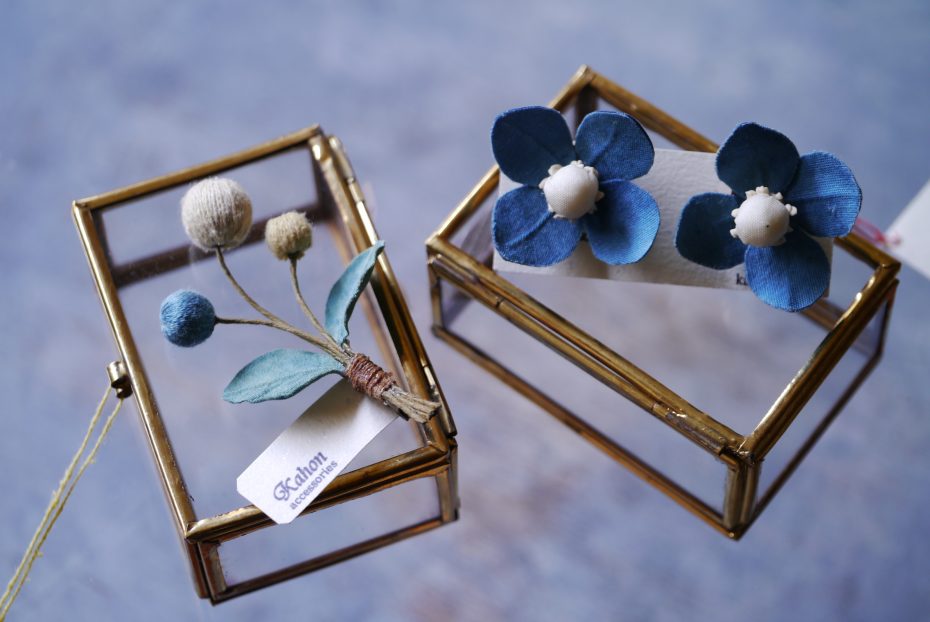木の実ブローチ＆藍花ピアス  [ Kahon ]