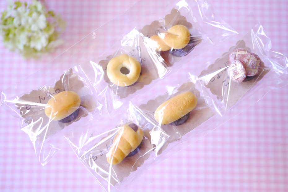 リアルなパンのマグネット。 [ chonbori gohan 〜ちょんぼりごはん〜 ]