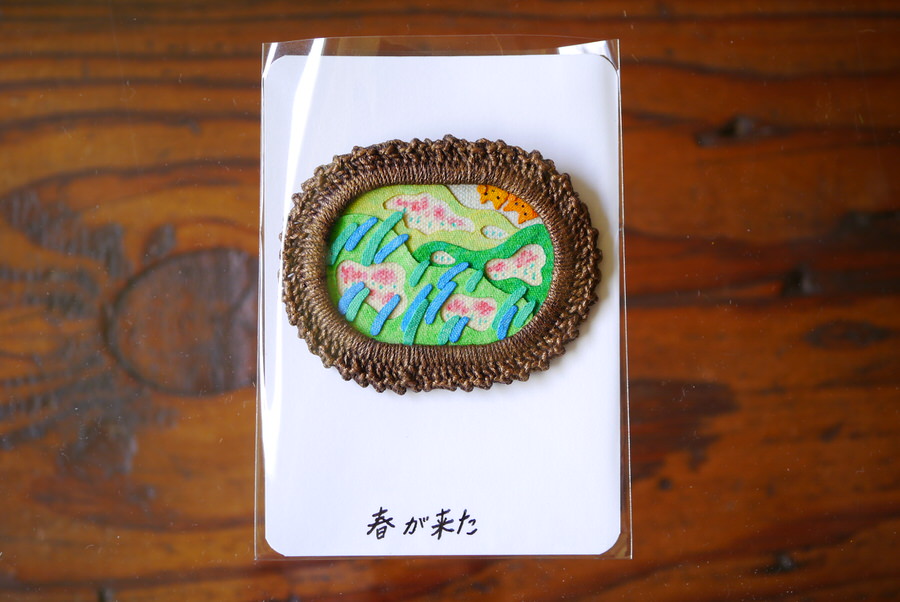 フラモコ屋 春のネコさんブローチ