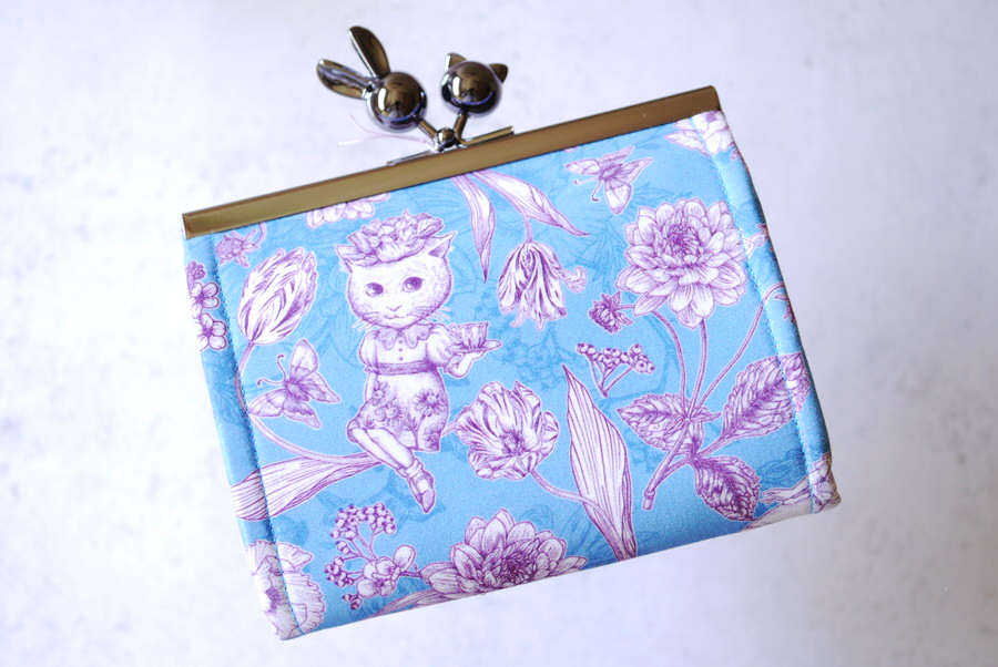 ねこの手工房mayuzou　フルラージュ柄コンパクト財布