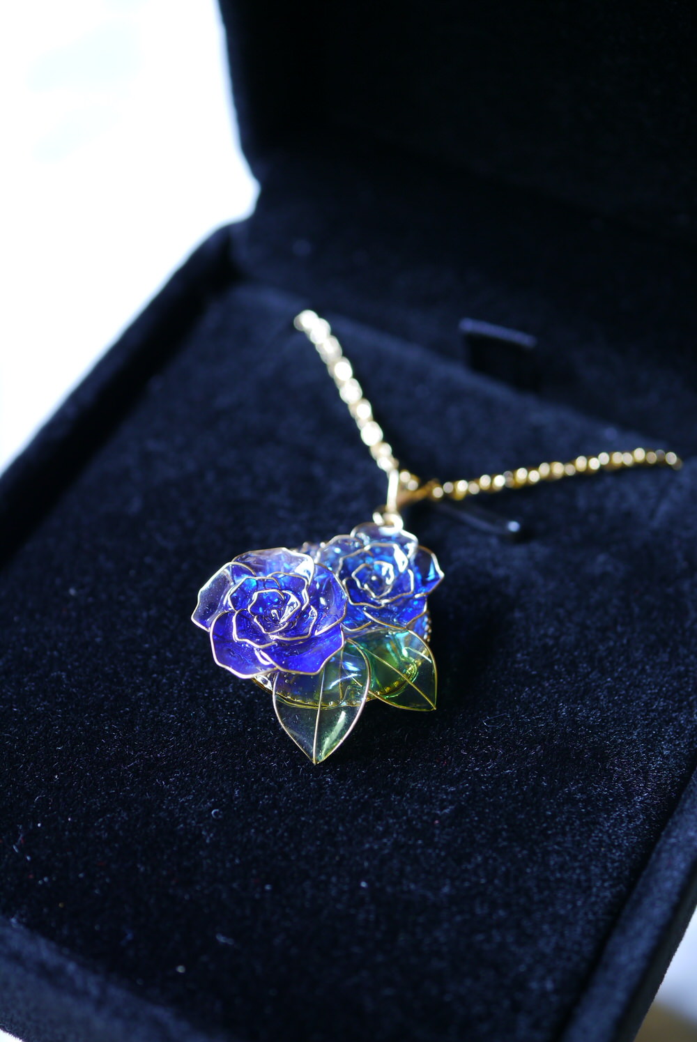 【新着作品】華の苗さん 青いバラのブローチとネックレスのご紹介