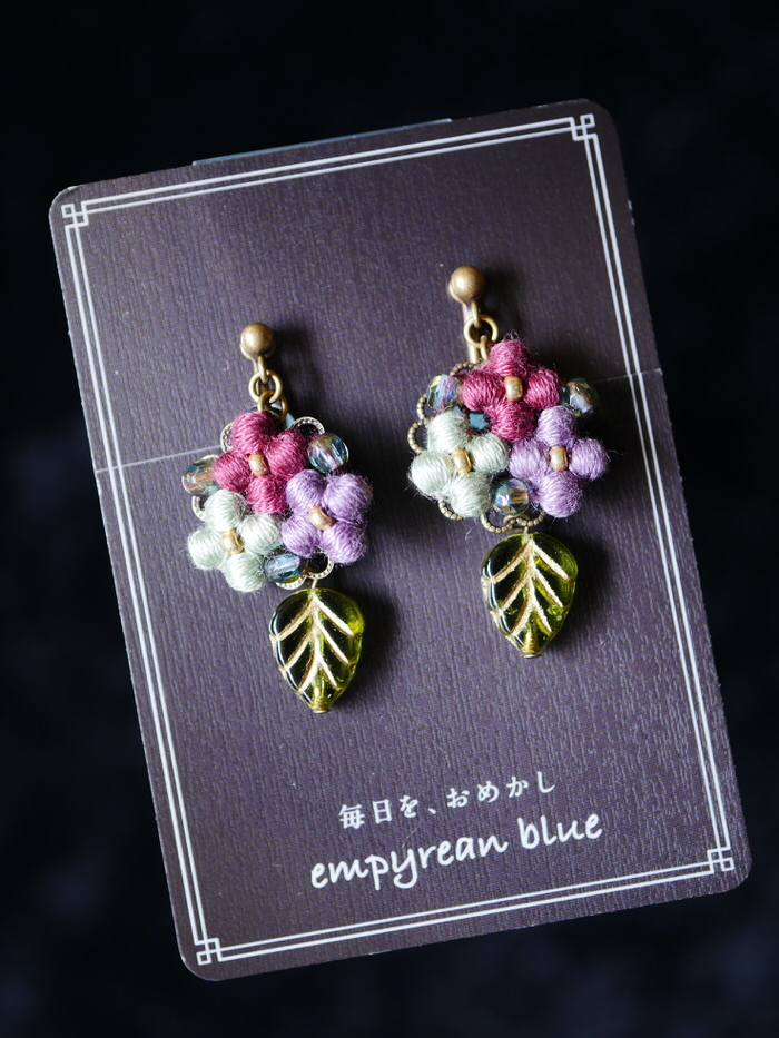empyrean blueさん アナベルのドライフラワーイヤリングのご紹介