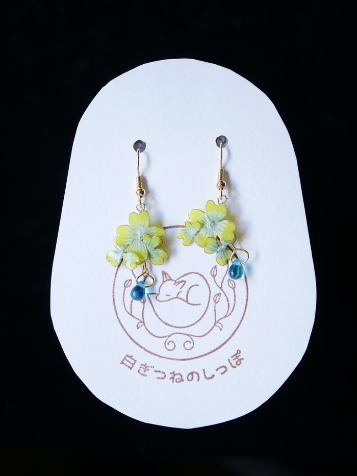 白ぎつねさん　女神のほほえみピアス＆イヤリングのご紹介