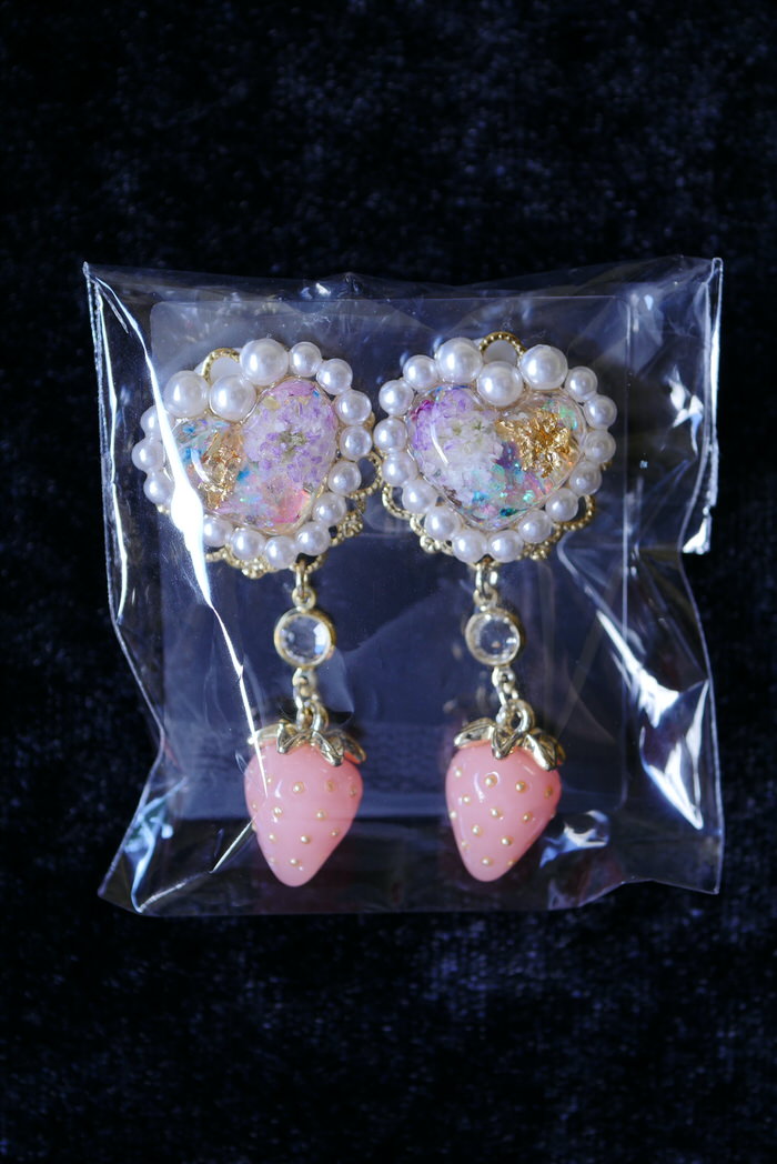 綺羅り屋さん 小花のイヤリングのご紹介