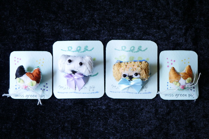 miss green pigさん 犬と猫のフェルトブローチのご紹介