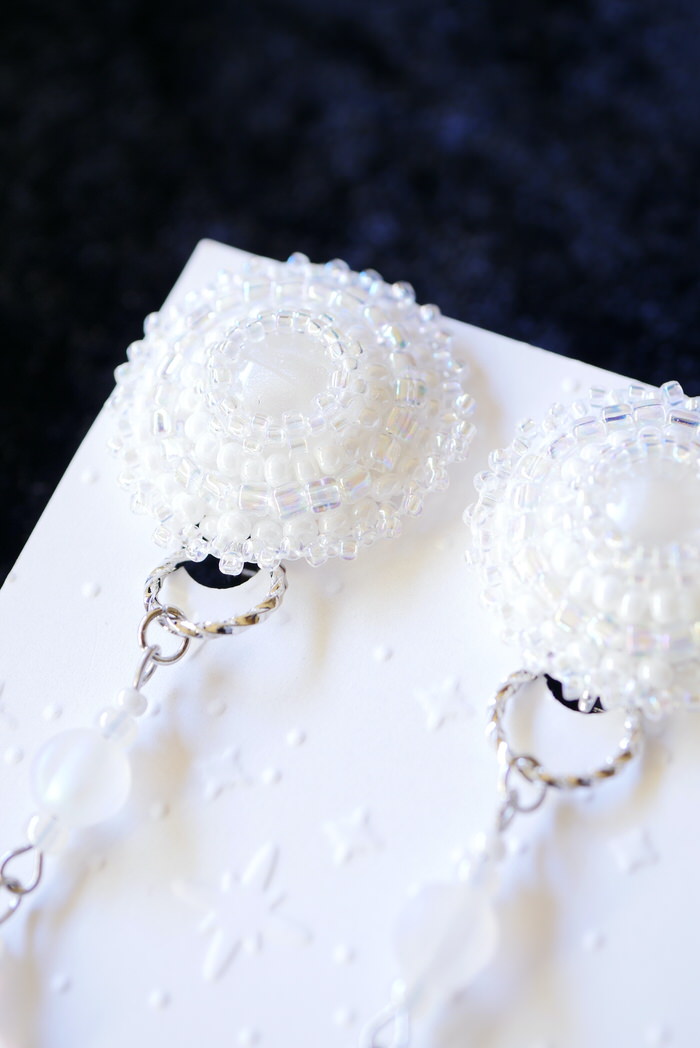 Kinoelienさん 刺繍イヤリングとブローチのご紹介