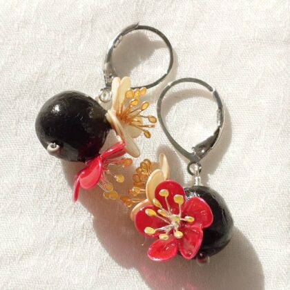 紅白梅のピアス