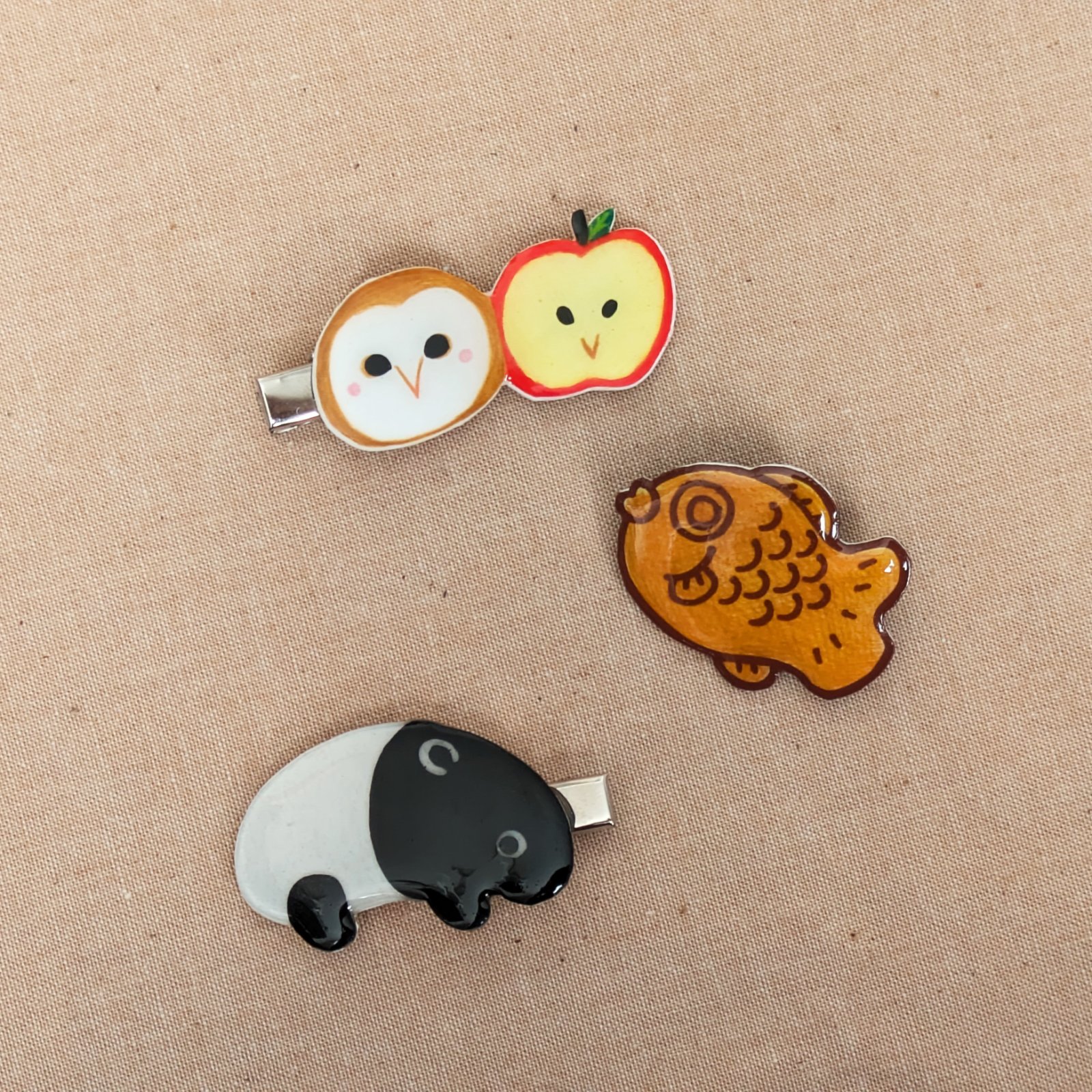 メンフクロウのヘアクリップ。たいやきブローチ。獏ヘアクリップ。